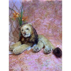 1950s Mohair German Steiff Leo Lion Lying Down. Chest tag, no button. 10" high